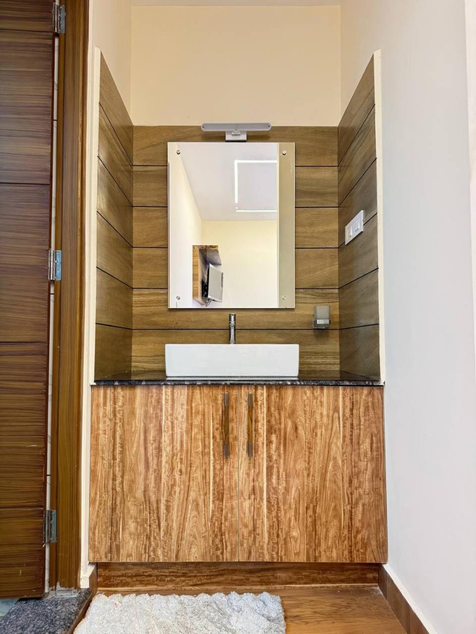 Krishnakripa Premium Residency Hotel Kochi Exterior foto