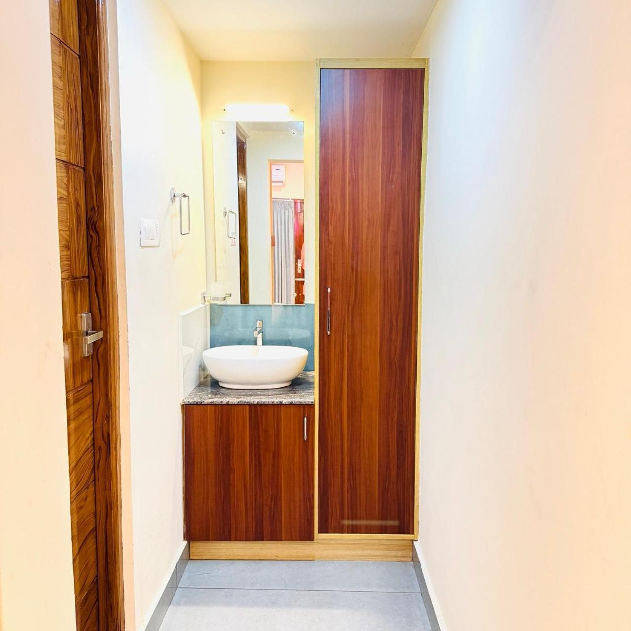 Krishnakripa Premium Residency Hotel Kochi Exterior foto